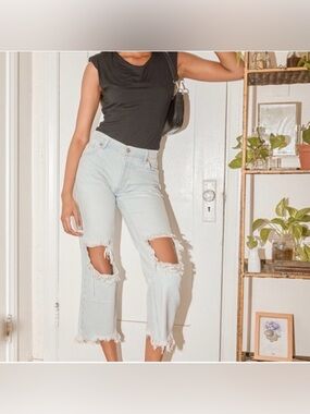 ✨🩵 Free People Maggie Mid Rise Distressed Jeans 👖 Paradise Blue Size 28